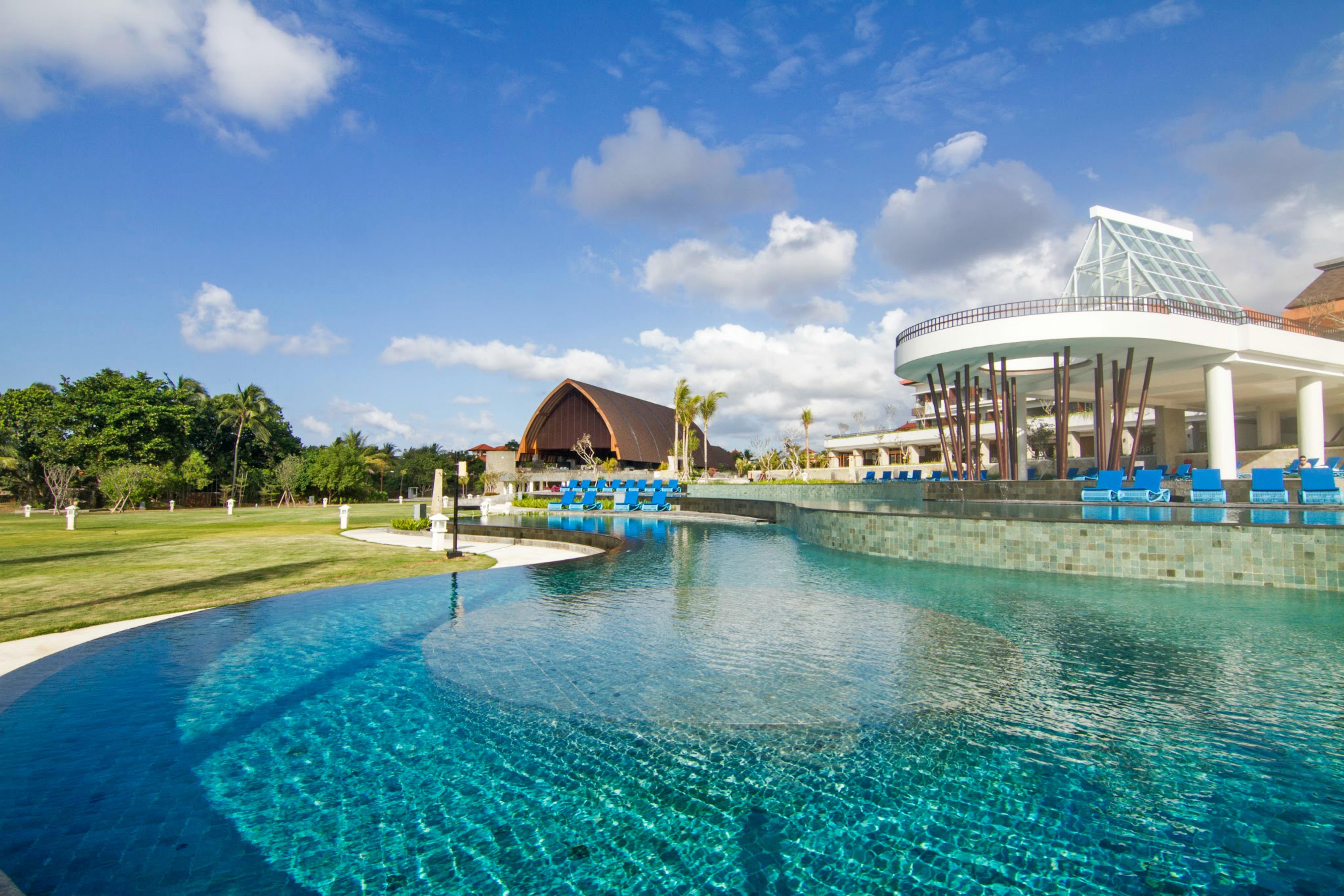 Merusaka Nusa Dua Esterno foto The resort's main pool
