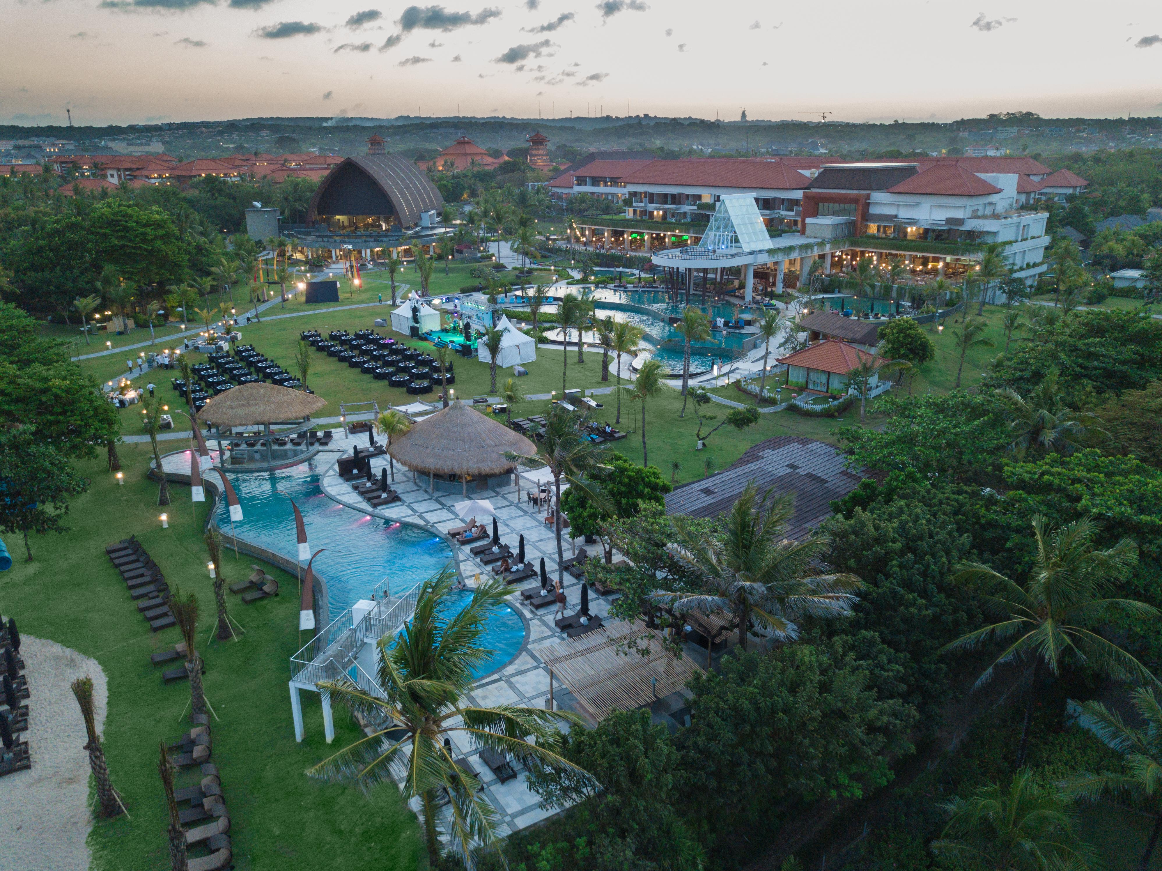 Merusaka Nusa Dua Esterno foto Aerial view of the resort