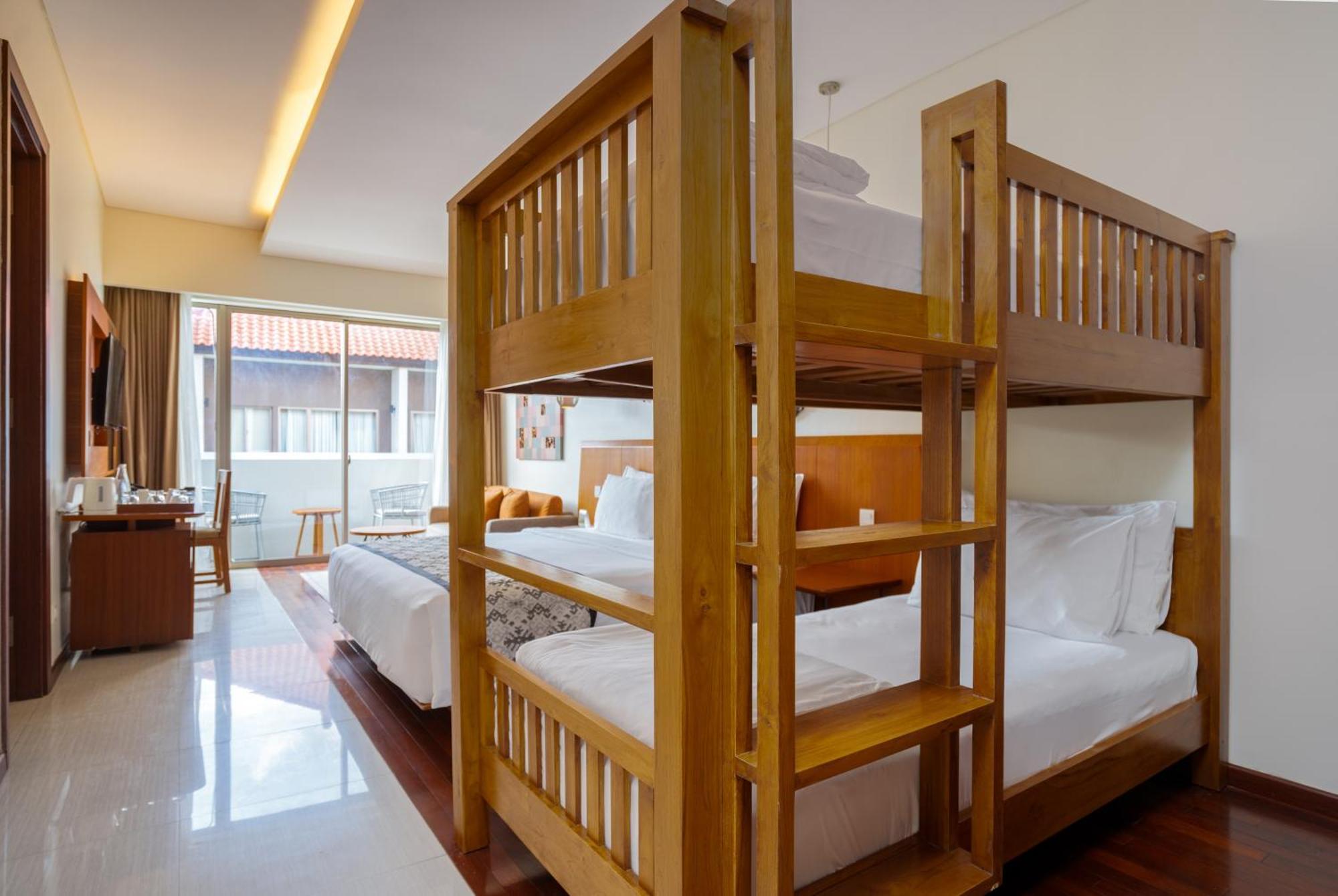 Merusaka Nusa Dua Esterno foto A bunk bed